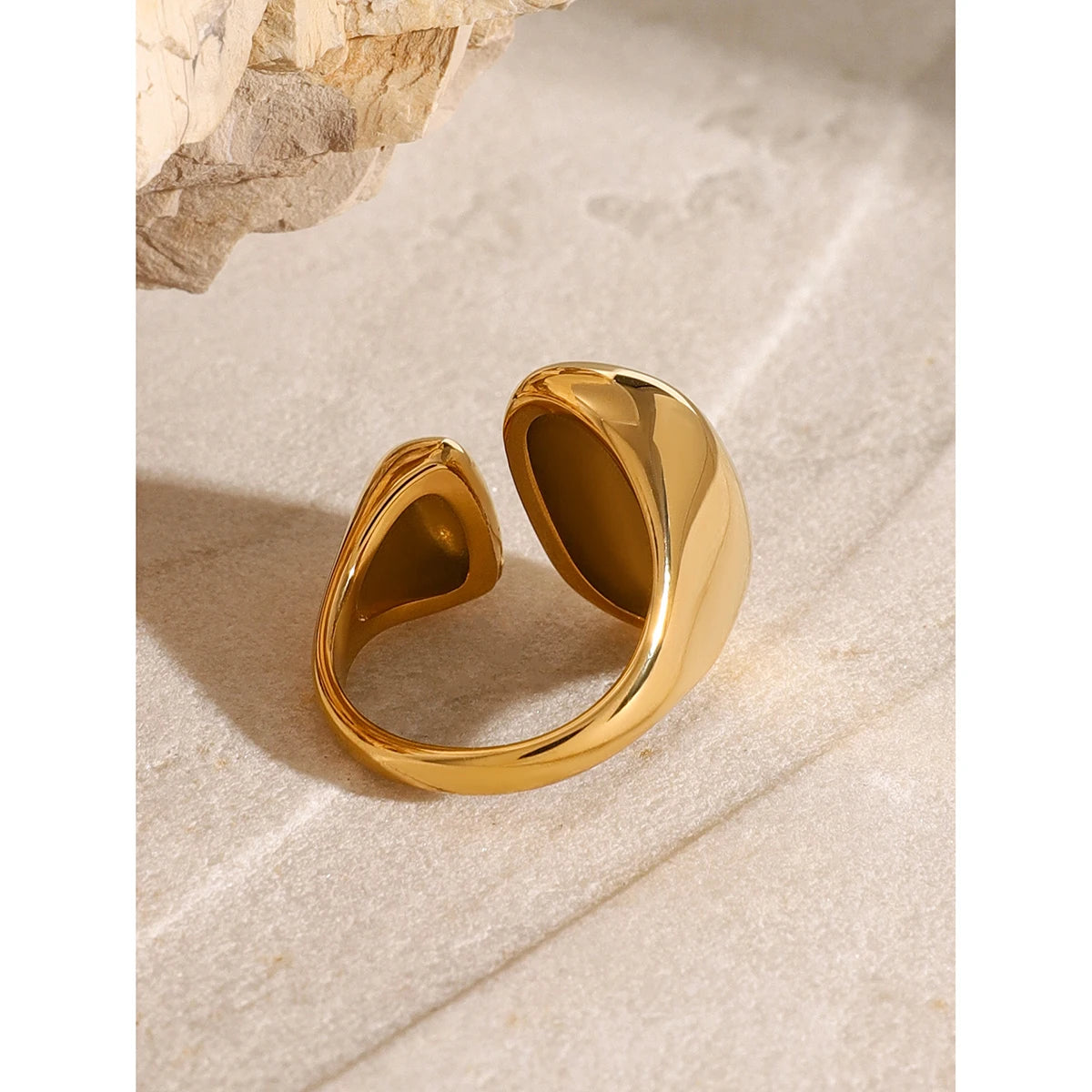 Luxe Jewels 316L Stainless Steel Ring – High-Quality Waterproof Gold Jewelry