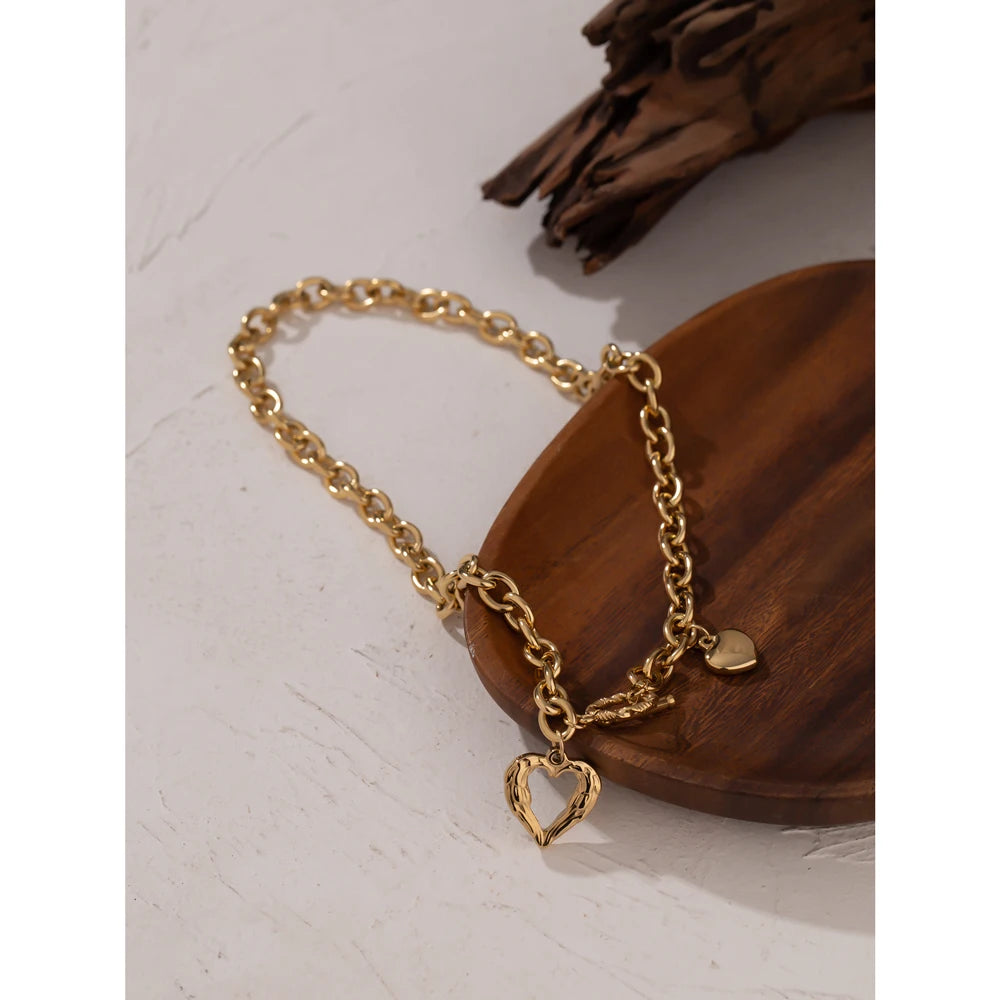 Golden Geometric Heart Necklace – Trendy Statement Jewelry