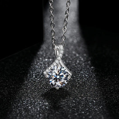 Luxe Jewels Round Excellent Cut - 1 to 2 carat Moissanite 925 Silver Pendant Necklace