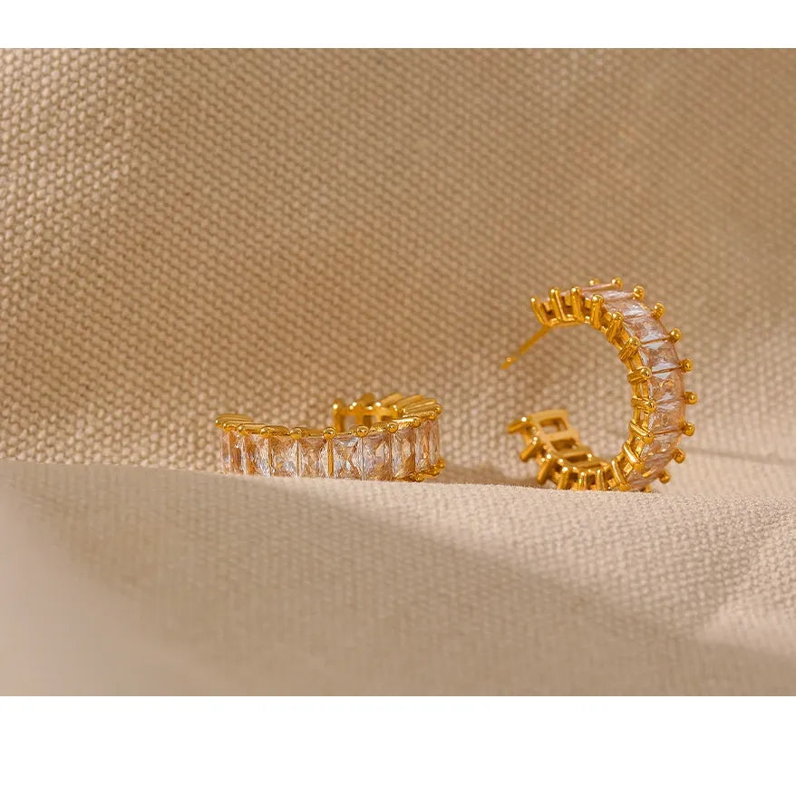 Tarnish-Free Gold Hoop Earrings with Cubic Zirconia – Classic Sparkle