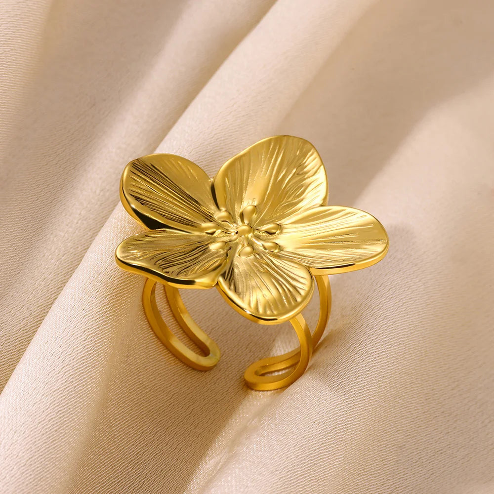 Luxe Jewels Elegant 18K Gold Plated Stainless Steel Flower Ring - Waterproof Tarnish Free Jewellery