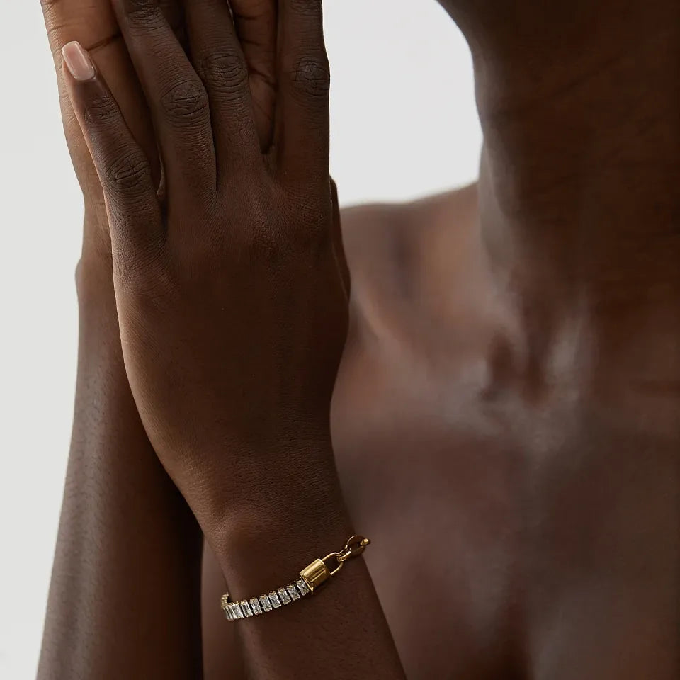 Cubic Zircon Lock Bracelet – Gold Plated Stainless Steel with Cubic Zirconia