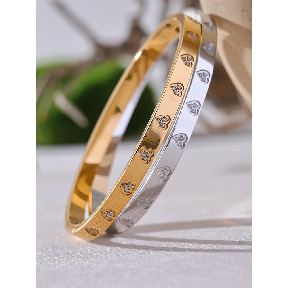 Heart Zirconia Bangle – Gold Plated Stainless Steel Bracelet