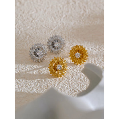 Gold Plated Waterproof Daisy Stud Earrings – Stylish Cubic Zirconia Accent