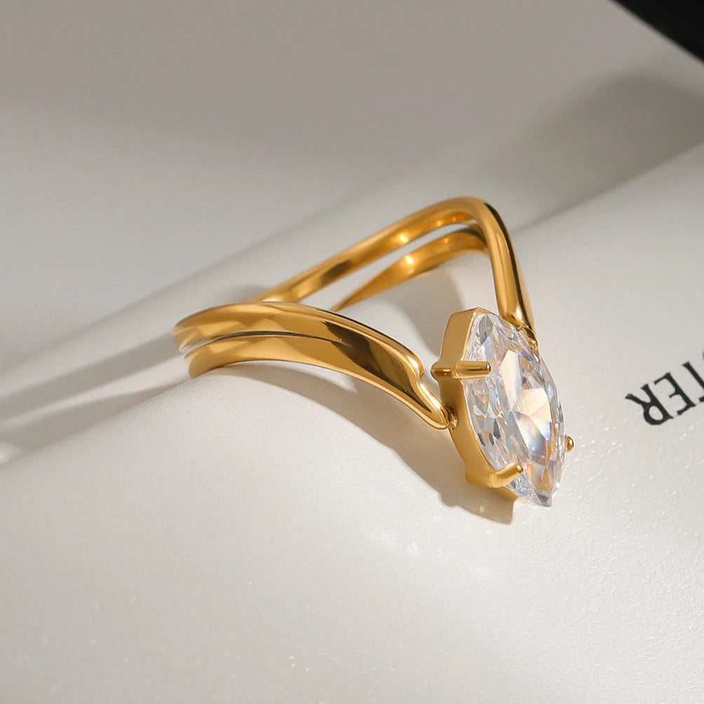 Exquisite Shiny Cubic Zirconia - Waterproof 18K Plated Ring Jewelry