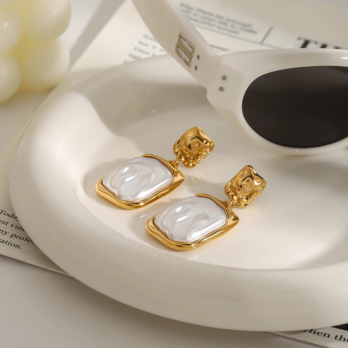 Uworld Retro Stainless Steel 18K Gold Plated Shell Pearl Earrings Geometric Square Large Earrings Women's Jewelry Gift for Her