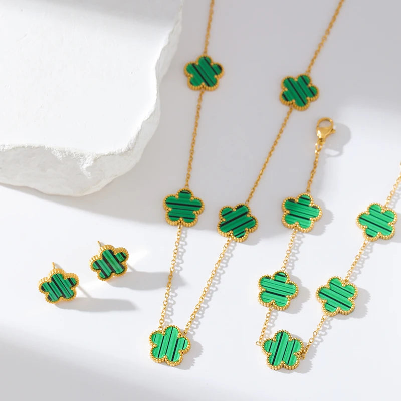 Green Clover Charm Bracelet – Double-Sided Stainless Steel Jewelry