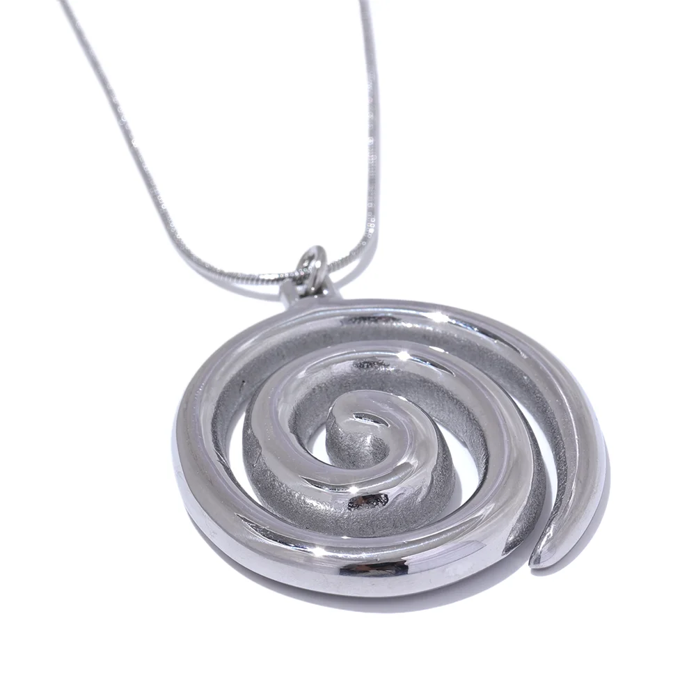 Round Circle Pendant Necklace – Gold 18K Stainless Steel