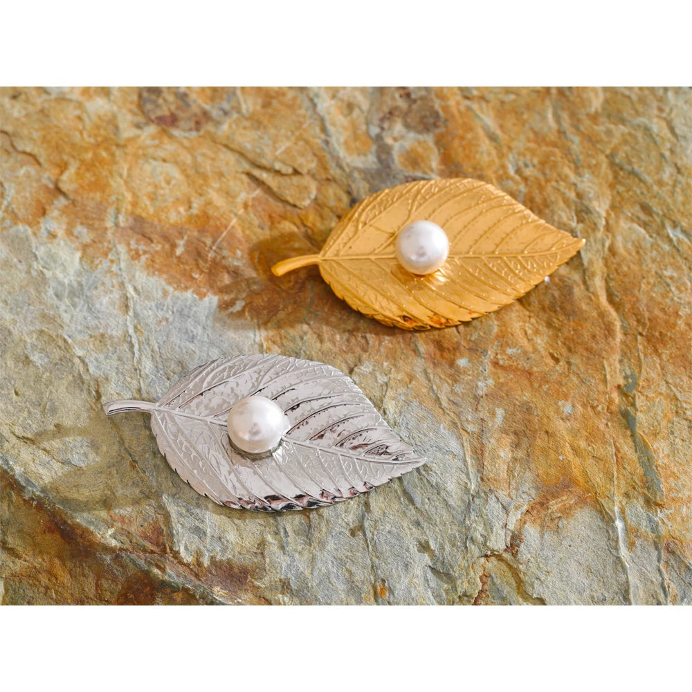 Leaf Pearl Brooch – Minimalist Gold-Plated Stainless Steel Pin