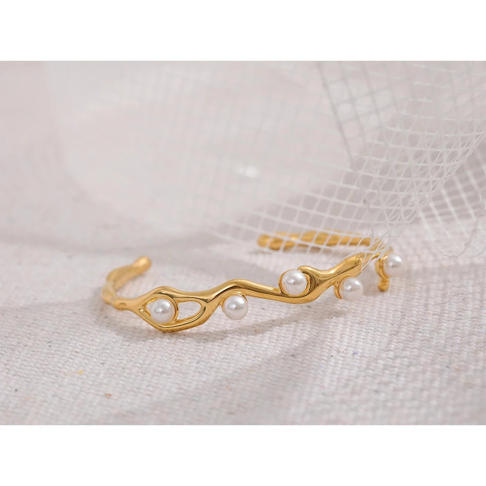 Gold Twist Cuff Bracelet – Stainless Steel & Imitation Pearls