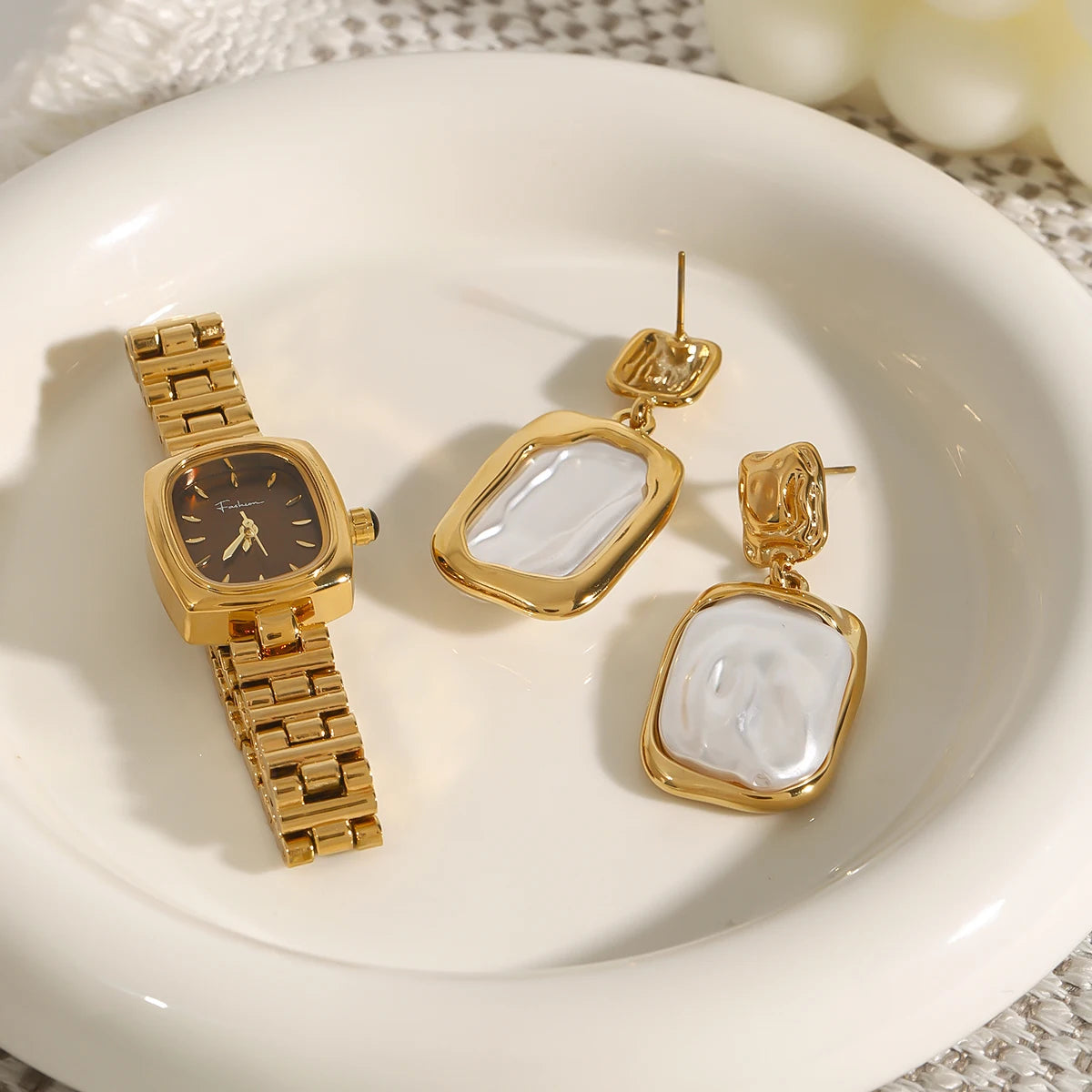 Uworld Retro Stainless Steel 18K Gold Plated Shell Pearl Earrings Geometric Square Large Earrings Women's Jewelry Gift for Her