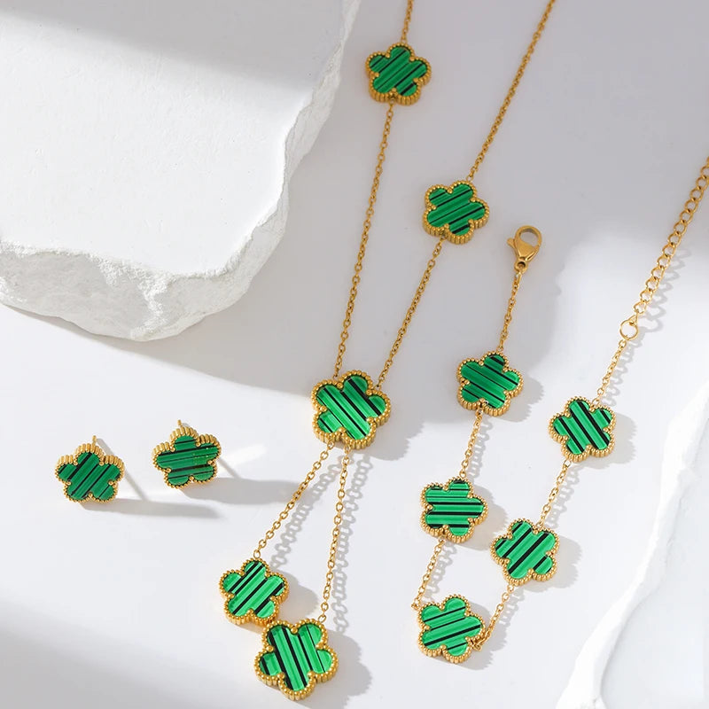 Green Clover Charm Bracelet – Double-Sided Stainless Steel Jewelry