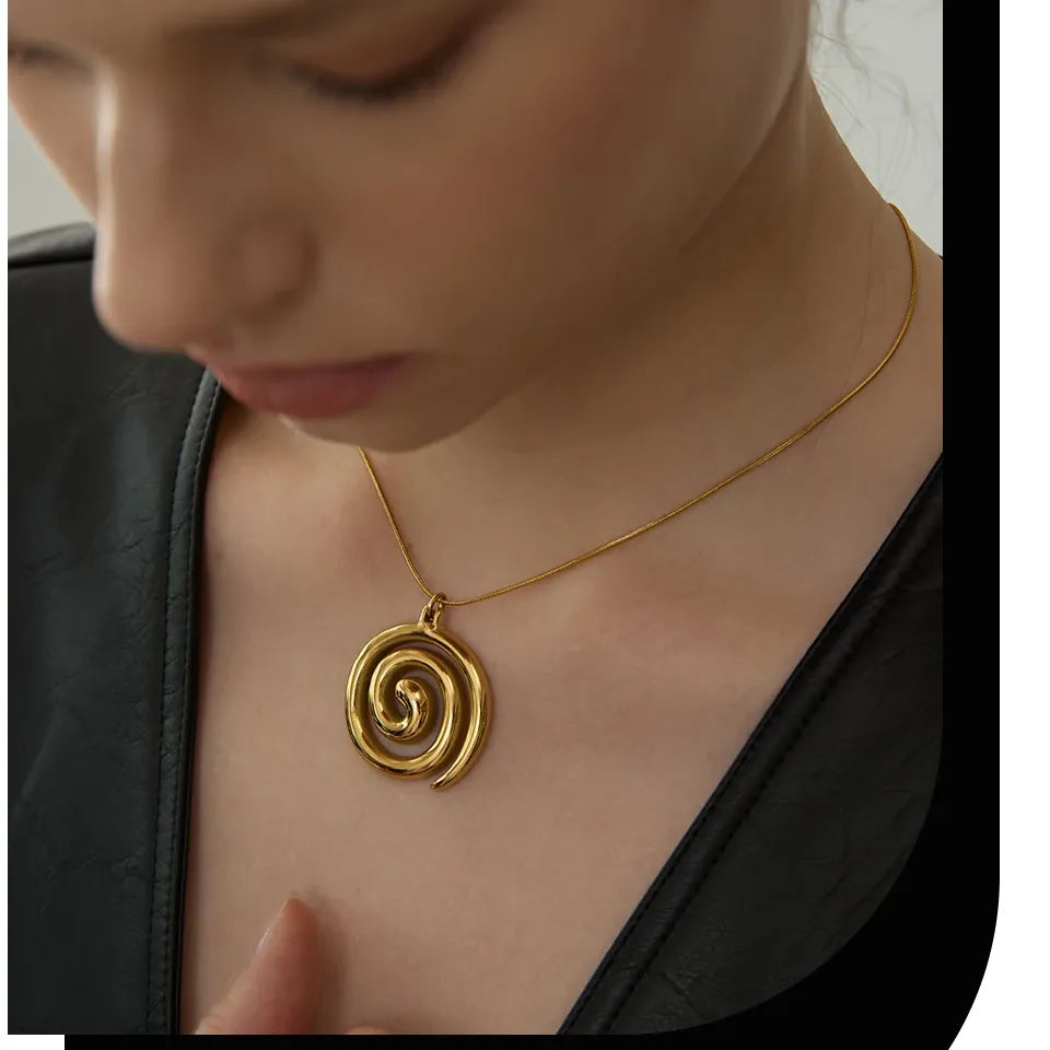 Round Circle Pendant Necklace – Gold 18K Stainless Steel