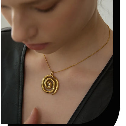 Round Circle Pendant Necklace – Gold 18K Stainless Steel