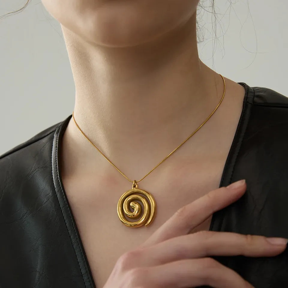 Round Circle Pendant Necklace – Gold 18K Stainless Steel