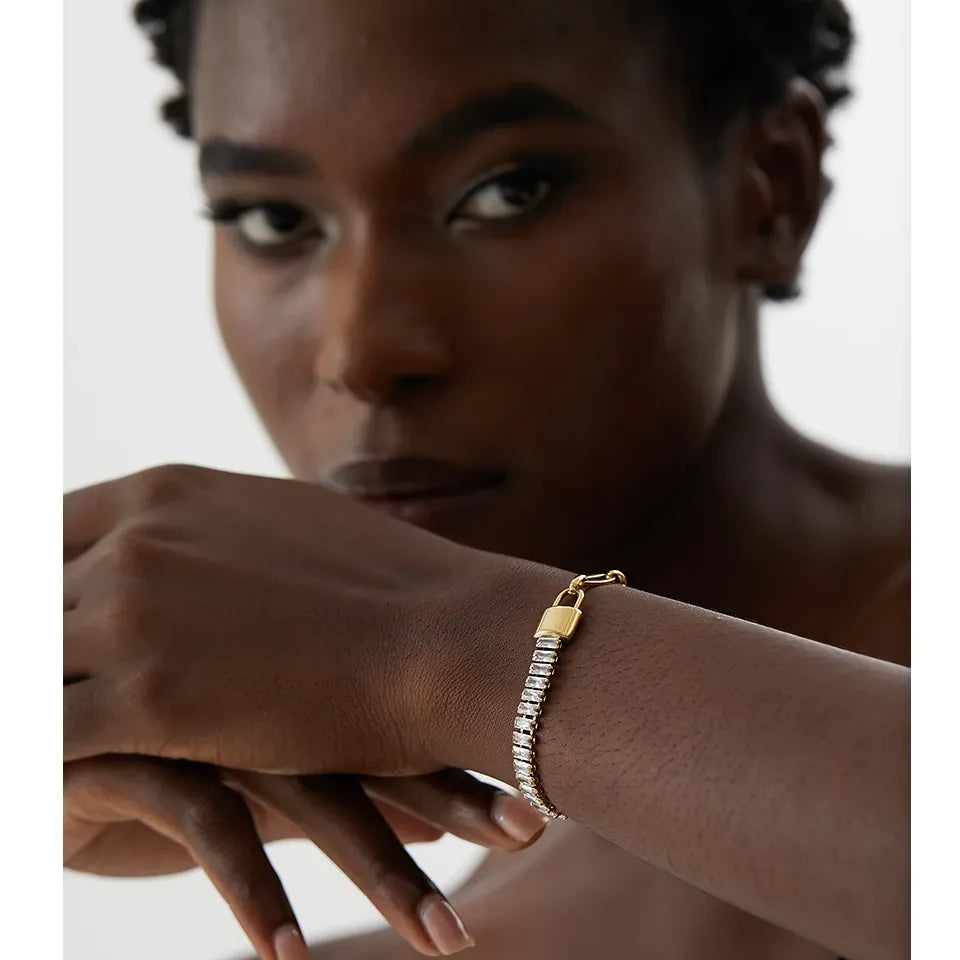 Cubic Zircon Lock Bracelet – Gold Plated Stainless Steel with Cubic Zirconia