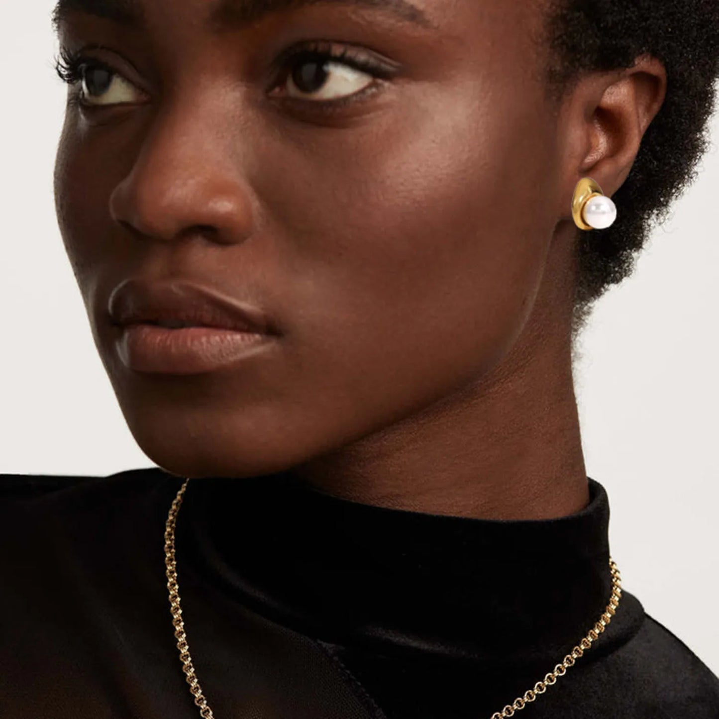 Uworld High Quality Imitation Pearls Drop Stainless Steel Golden Korean Hoop Earrings Charms Fashion Jewelry Bijoux Femme Gift