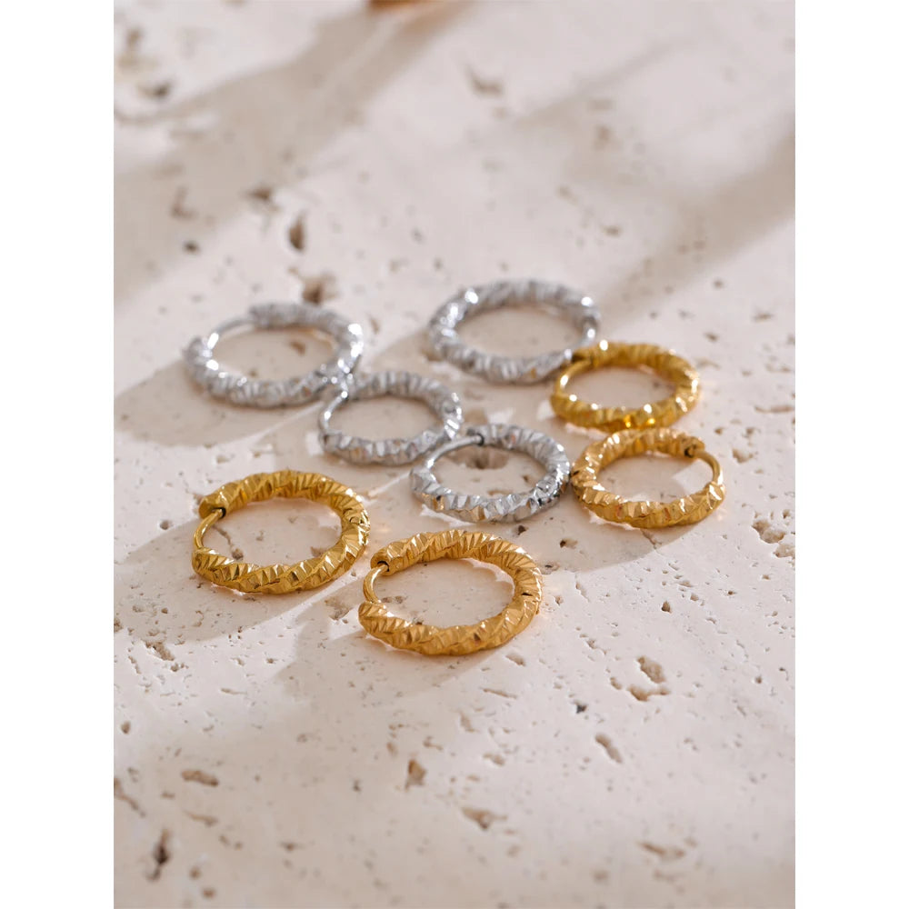 20mm / 15mm Round Daily Wear Hoop Earrings Waterproof Jewelry Women Minimalist Stainless Steel