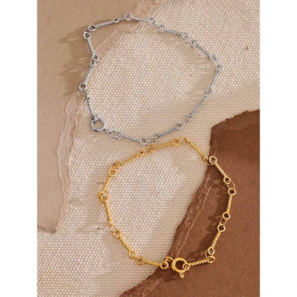 Twisted Bracelet – 18K Gold Plated Stainless Steel