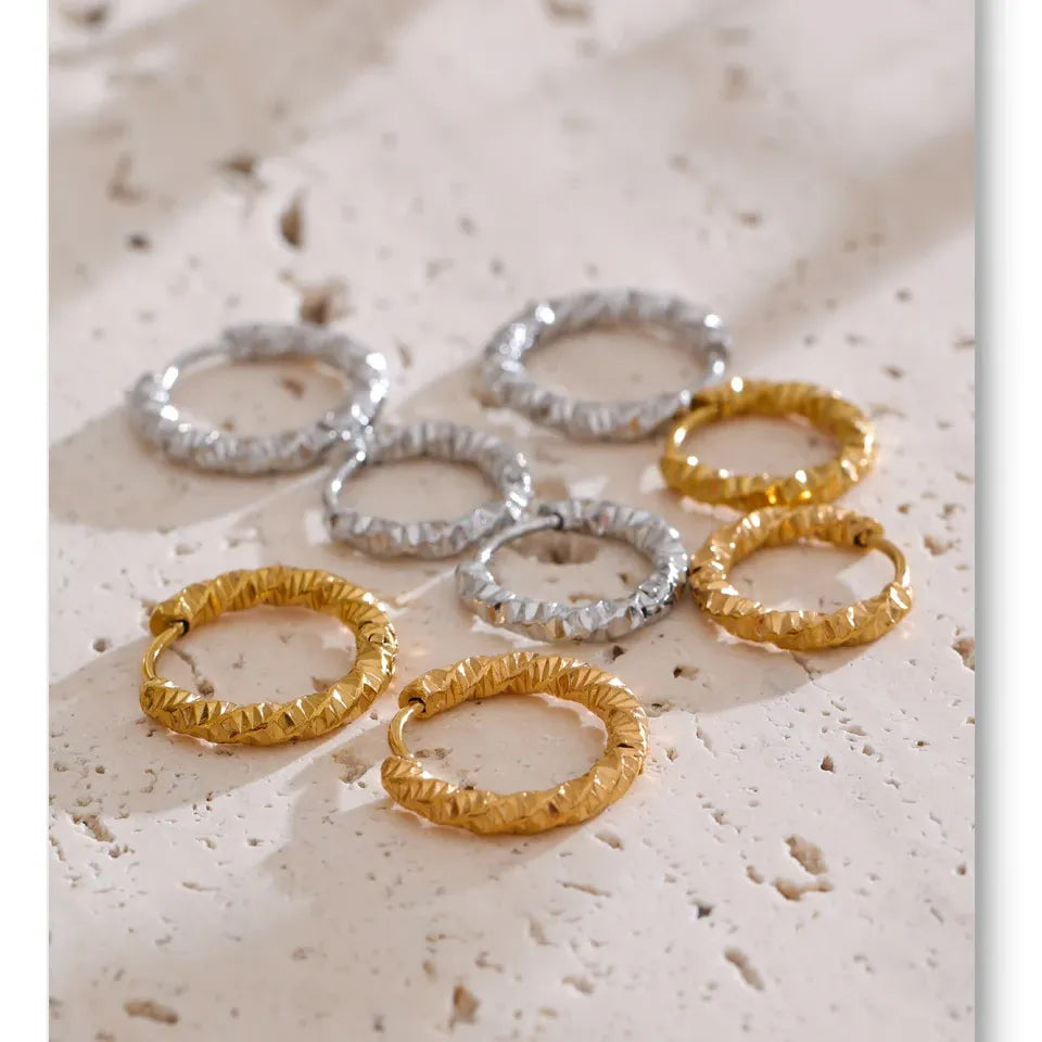 20mm / 15mm Round Daily Wear Hoop Earrings Waterproof Jewelry Women Minimalist Stainless Steel