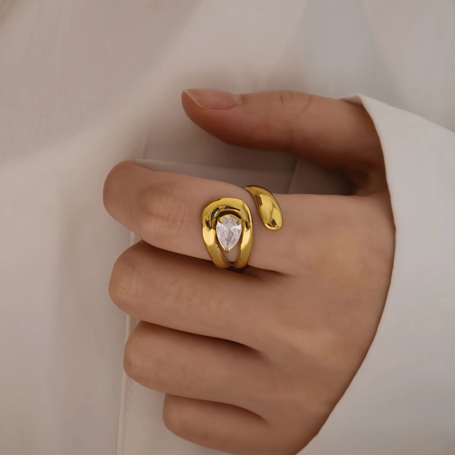 18K Gold Plated Stainless Steel Open Ring Inlaid with Water Drop Shaped Zircon Anti-allergic Metal Personality Jewelry for Women