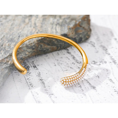 Geometric Pearl Cuff Bracelet – Gold Plated Stainless Steel Elegant Design