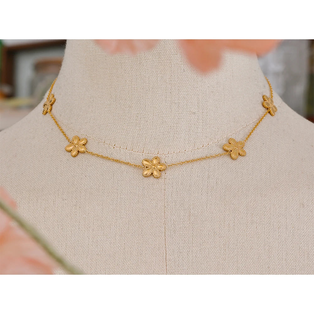 Gold Flower Jewelry Set – Stainless Steel Necklace & Bracelet