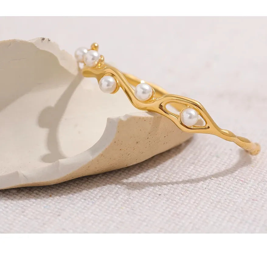 Gold Twist Cuff Bracelet – Stainless Steel & Imitation Pearls