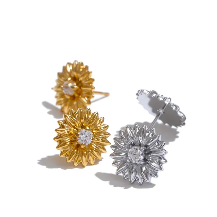 Gold Plated Waterproof Daisy Stud Earrings – Stylish Cubic Zirconia Accent