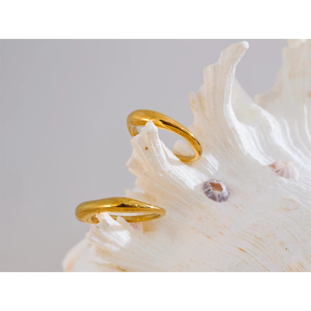 Luxe Jewels Minimalist Tarnish-Free Golden Ring - 18K PVD Plated Stainless Steel Jewelry