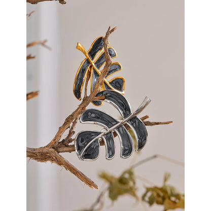 Leafy Enamel Brooch – 18K Gold-Plated Stainless Steel Pin with Pearl