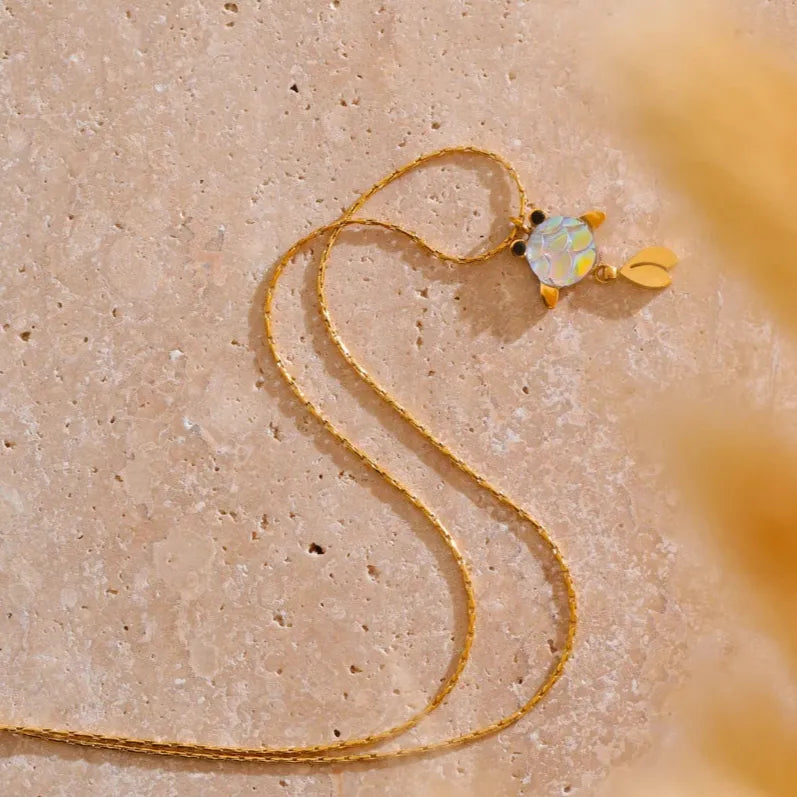 Lucky Goldfish Necklace – 18K Gold Plated Waterproof Pendant