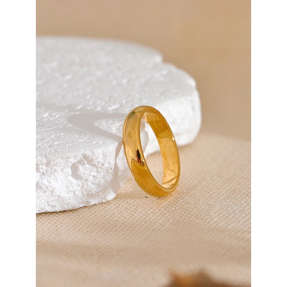 Luxe Jewels Stainless Steel Smooth Ring – 18K Gold Plated Hypoallergenic Jewelry