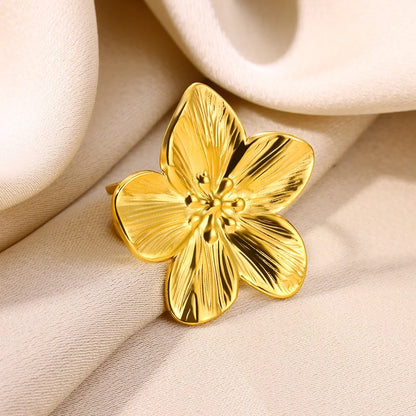 Luxe Jewels Elegant 18K Gold Plated Stainless Steel Flower Ring - Waterproof Tarnish Free Jewellery