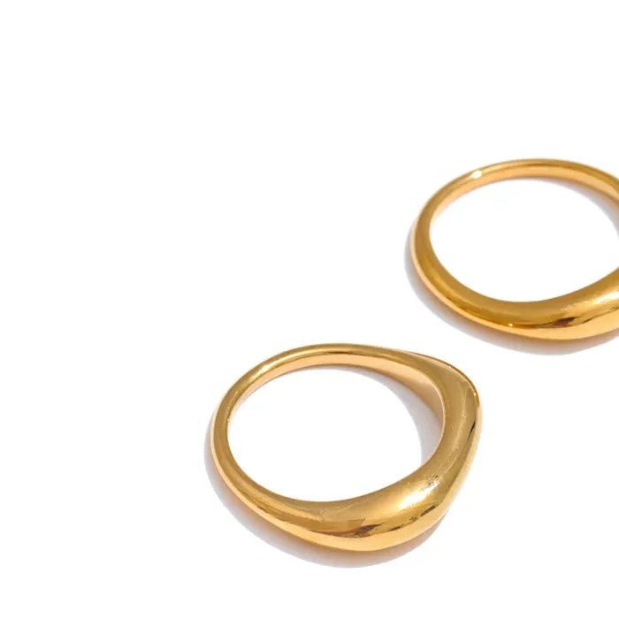 Luxe Jewels Minimalist Tarnish-Free Golden Ring - 18K PVD Plated Stainless Steel Jewelry