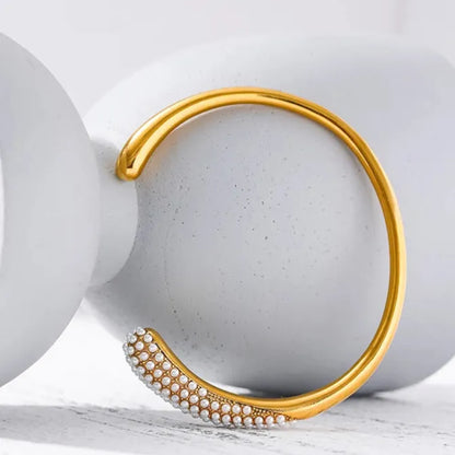 Geometric Pearl Cuff Bracelet – Gold Plated Stainless Steel Elegant Design