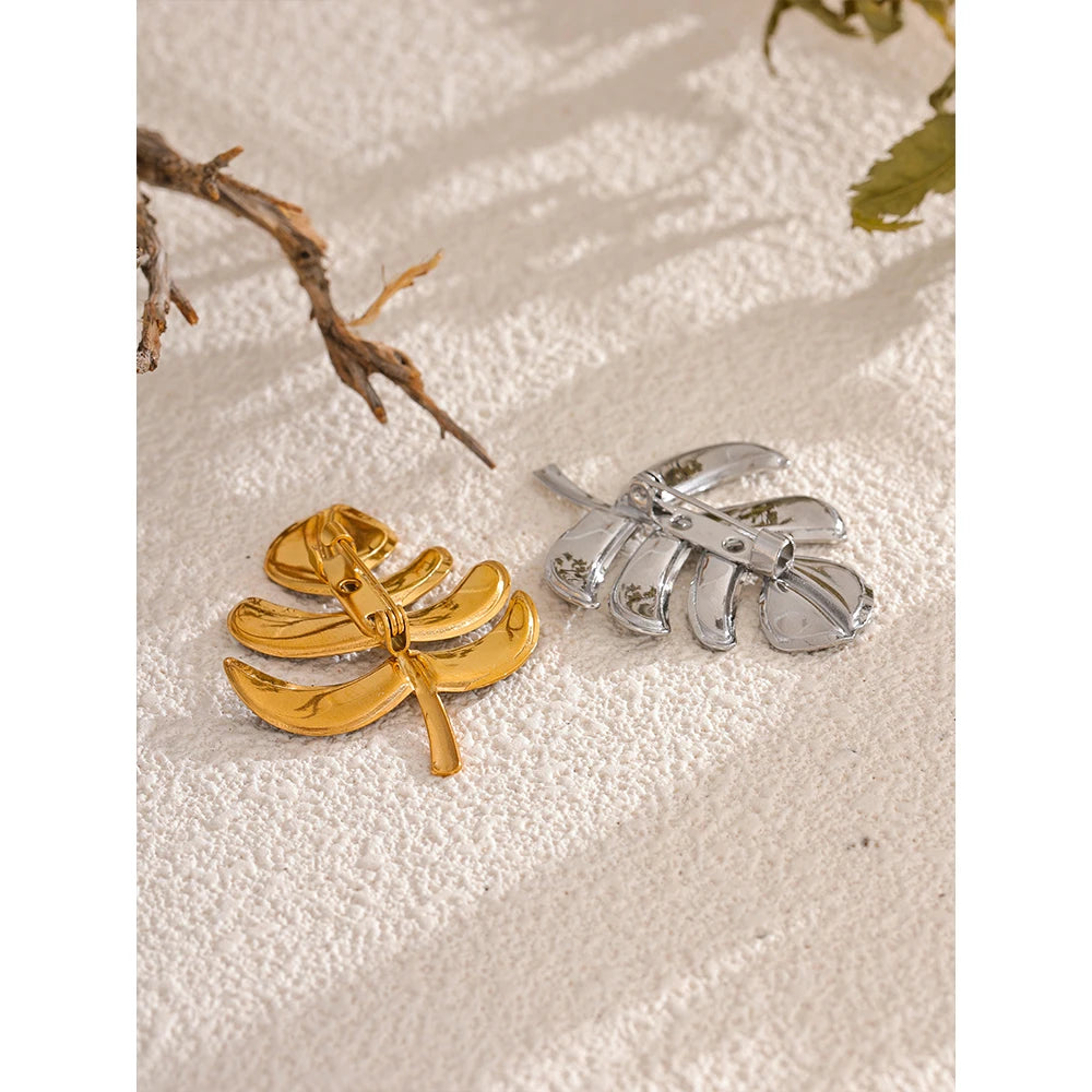 Leafy Enamel Brooch – 18K Gold-Plated Stainless Steel Pin with Pearl