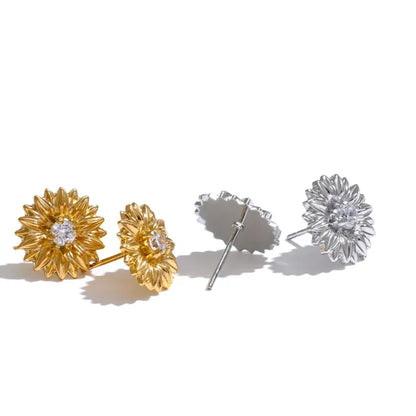 Gold Plated Waterproof Daisy Stud Earrings – Stylish Cubic Zirconia Accent