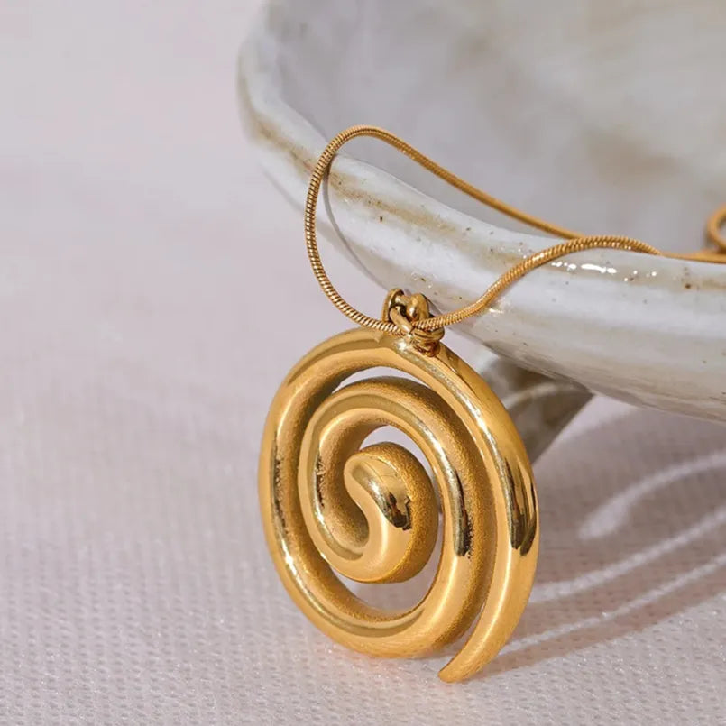 Round Circle Pendant Necklace – Gold 18K Stainless Steel