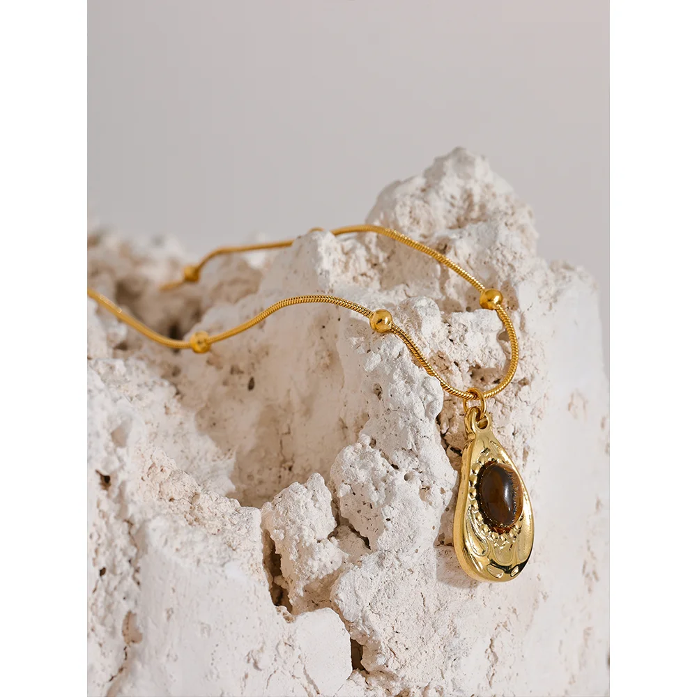 Natural Tiger Eye Stone Drop Necklace – Cashew Shape Pendant in Gold