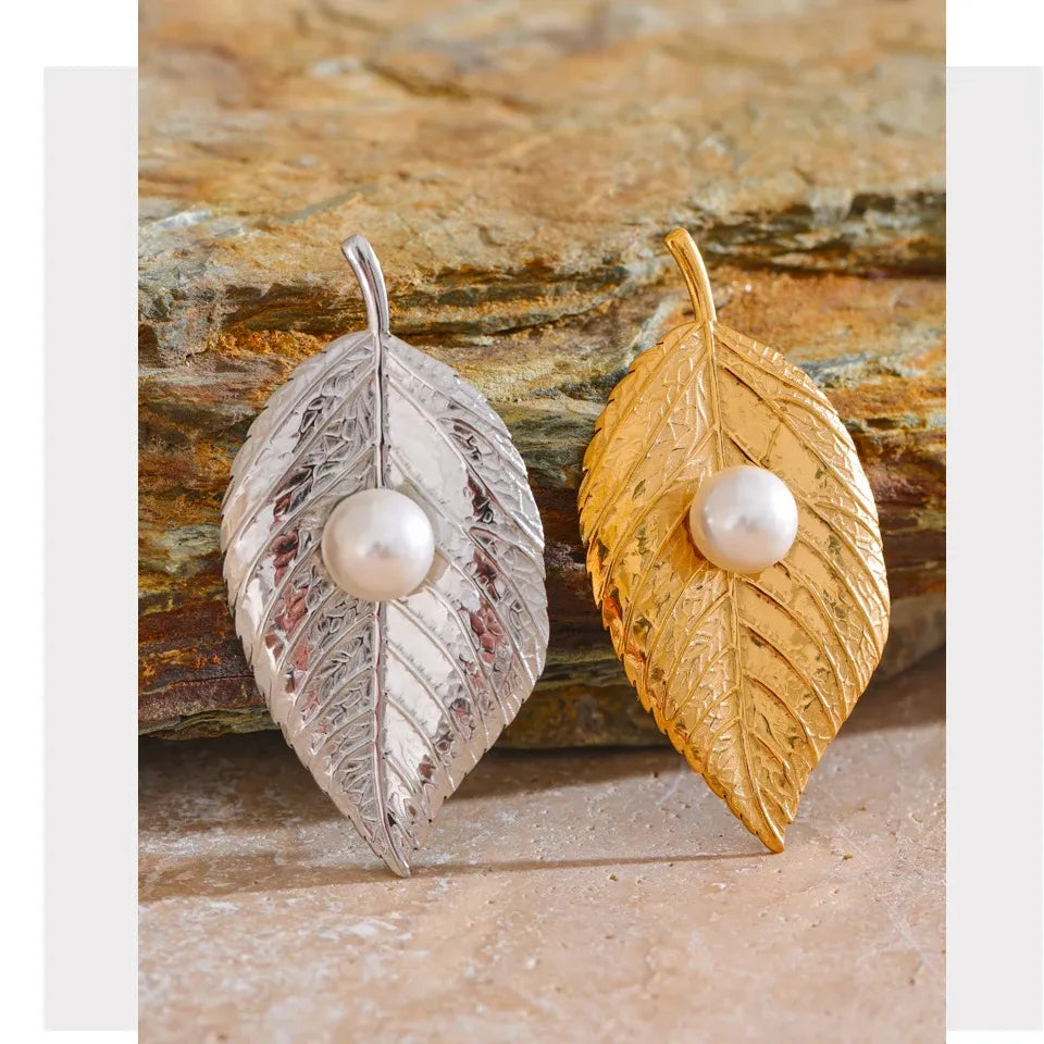 Leaf Pearl Brooch – Minimalist Gold-Plated Stainless Steel Pin