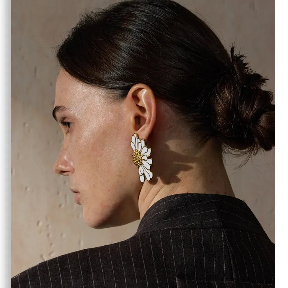 Floral Big White Black Enamel - Fashion Stud Earrings 18K Gold Color PVD Plated Stainless Steel Jewelry