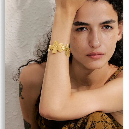 Luxe Jewels Waterproof 18K Golden Plated Stainless Steel Flower Bracelet Bangle Daily Wear Fashion Trendy Jewelry